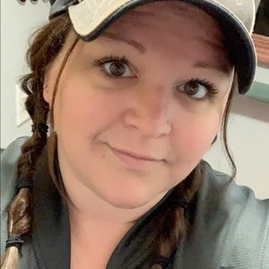 Meet your Posher, Holly